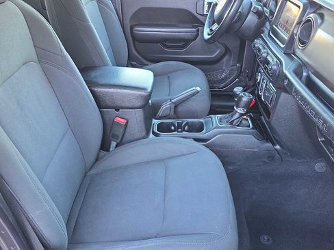 Used 2018 Jeep Wrangler Unlimited Sport S image 18