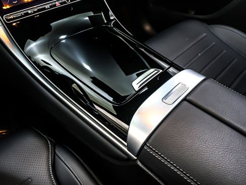 Used 2024 Mercedes-Benz GLC 300 4MATIC w/ AMG Line image 6