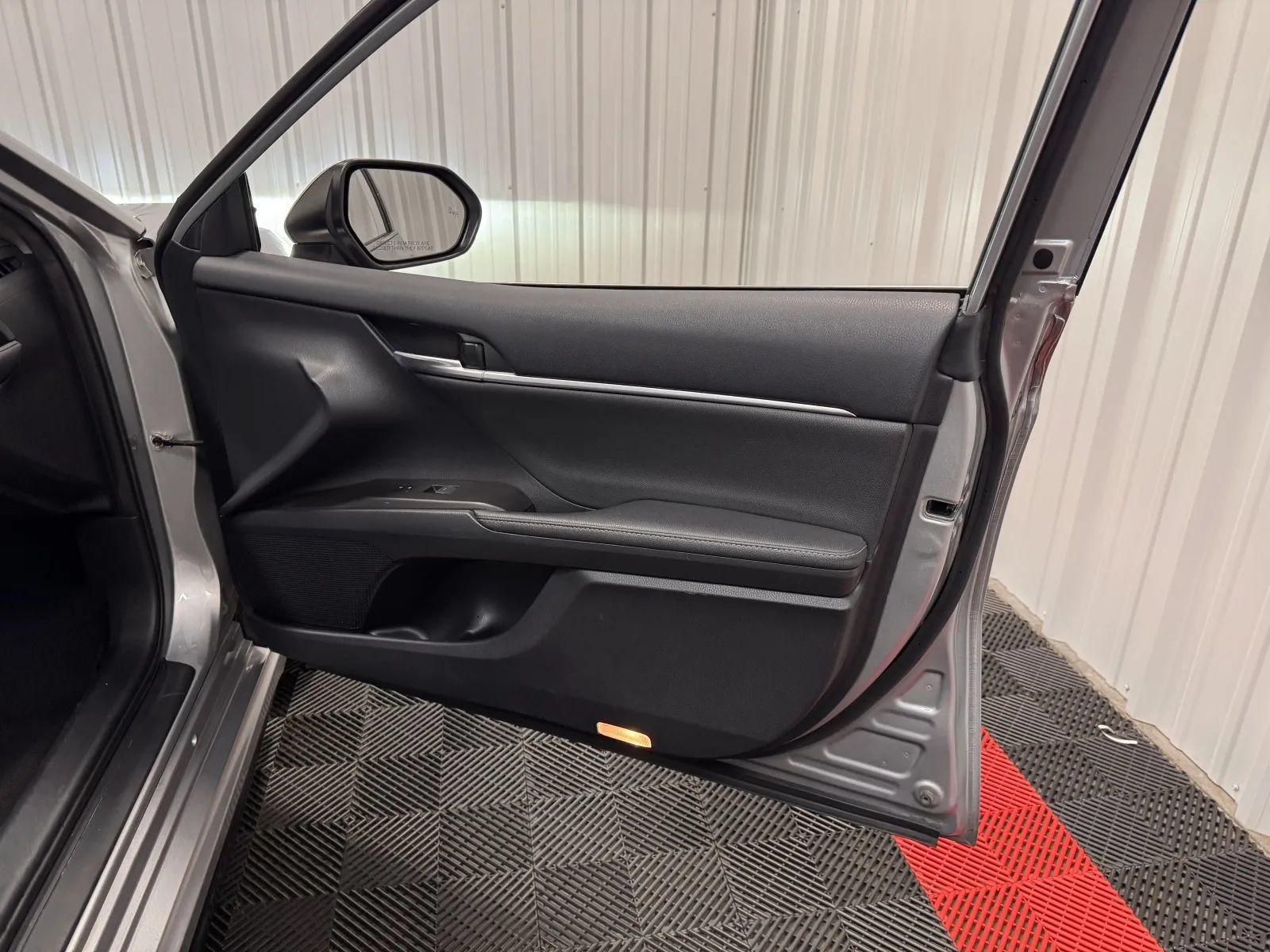 Used 2022 Toyota Camry XSE FWD image 40