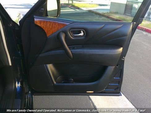 Used 2015 INFINITI QX80 2WD w/ Deluxe Technology Package image 33