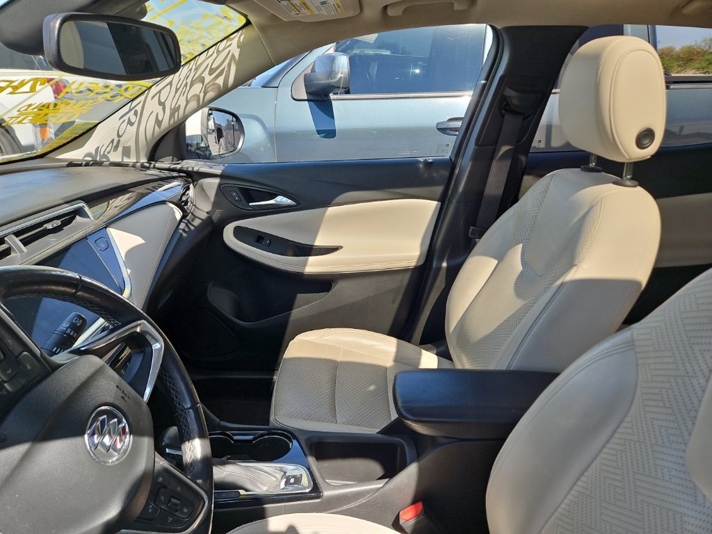 Used 2020 Buick Encore GX Essence w/ Experience Buick Package FWD image 5