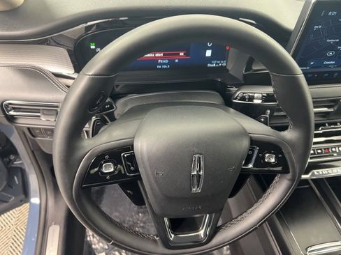 Certified 2025 Lincoln Corsair AWD image 21