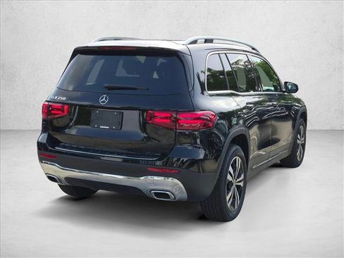 New 2026 Mercedes-Benz GLB 250 image 2
