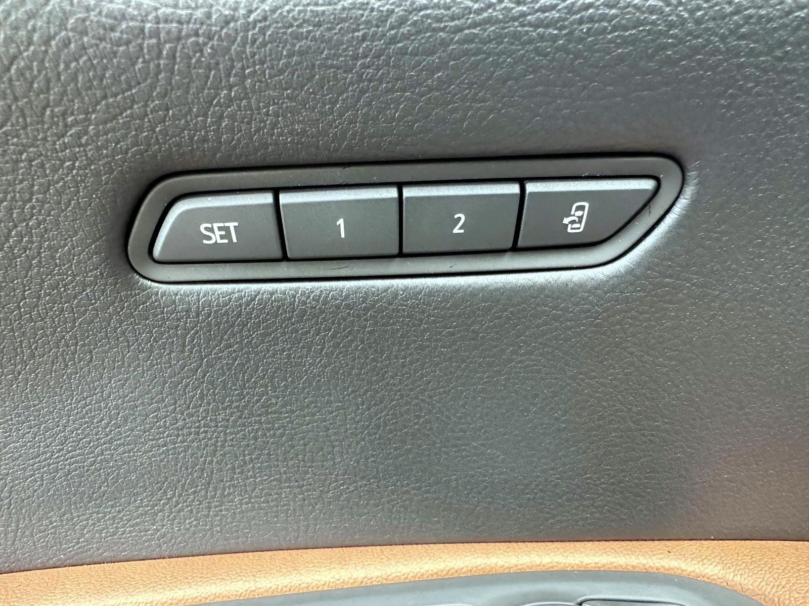 Used 2021 Cadillac XT5 Premium Luxury AWD/4WD image 10