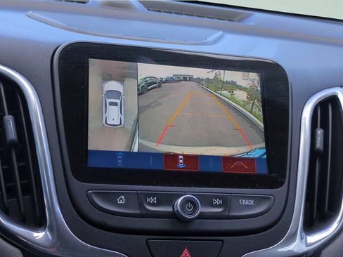 Used 2018 Chevrolet Equinox Premier FWD image 18