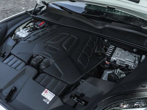 Used 2024 Porsche Cayenne S AWD/4WD image 29