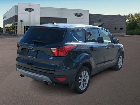 Used 2019 Ford Escape SE image 11