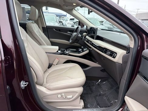 Certified 2023 Lincoln Nautilus Reserve image 15