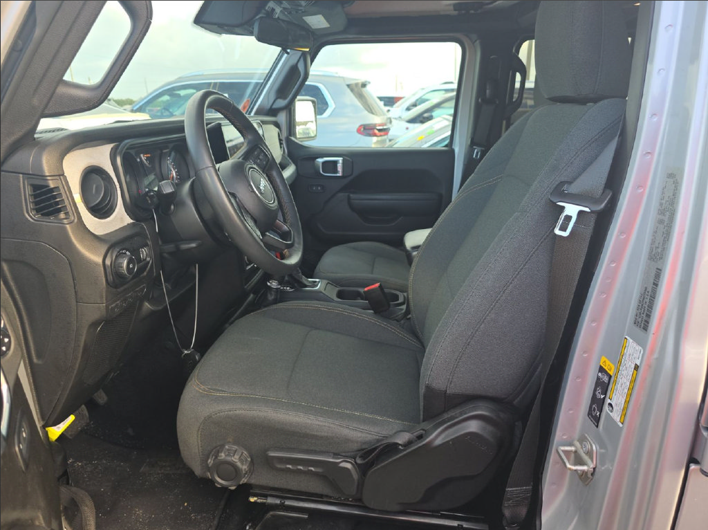 Used 2024 Jeep Wrangler Unlimited Sport AWD/4WD image 6