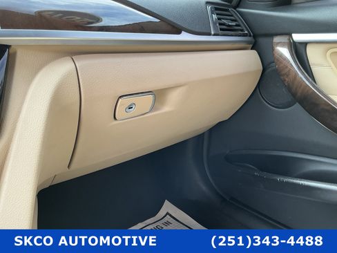 Used 2017 BMW 330i xDrive Sedan w/ Premium Package image 47