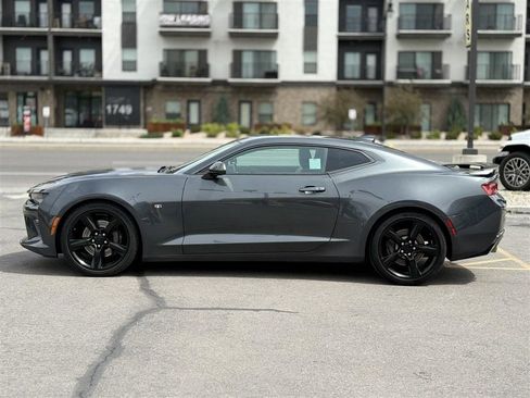Used 2017 Chevrolet Camaro SS RWD image 4