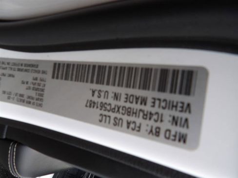 Used 2023 Jeep Grand Cherokee Limited image 32