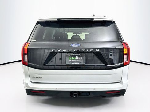 Used 2025 Ford Expedition Active AWD/4WD image 7