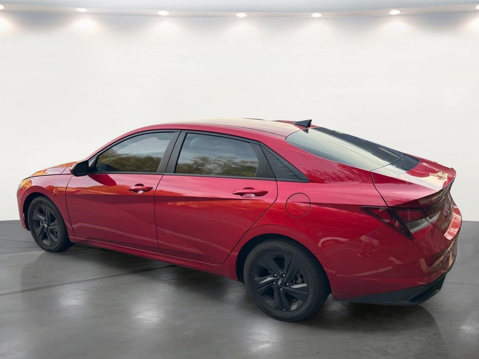 Used 2023 Hyundai Elantra SEL w/ Cargo Package FWD image 15