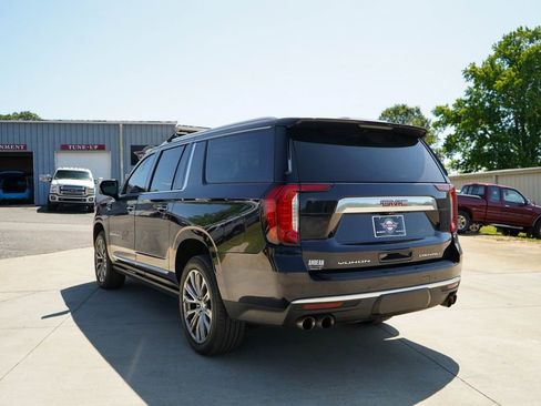 Used 2021 GMC Yukon XL Denali w/ Denali Premium Package AWD/4WD image 4