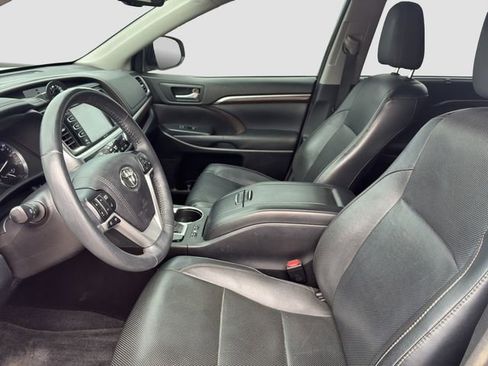 Used 2015 Toyota Highlander Limited Platinum AWD/4WD image 12