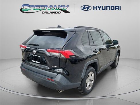 Used 2022 Toyota RAV4 XLE w/ Convenience Package image 4