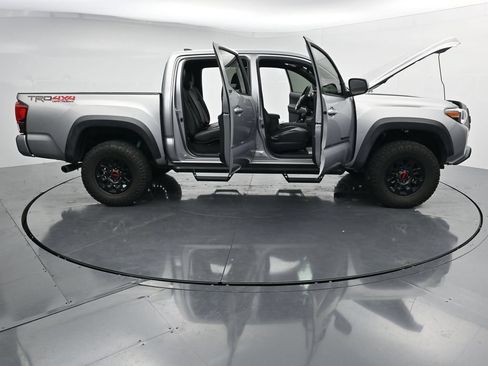 Used 2019 Toyota Tacoma TRD Off-Road AWD/4WD image 41