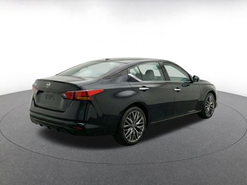 Used 2025 Nissan Altima 2.5 SV FWD image 7