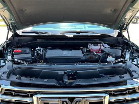 New 2026 GMC Yukon AT4 w/ AT4 Premium Plus Package AWD/4WD image 12