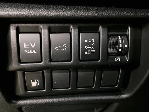 Used 2025 Subaru Forester Limited AWD/4WD image 35