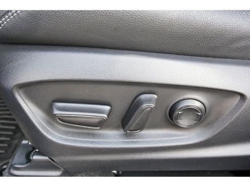 Used 2024 Toyota Corolla Cross XLE image 30