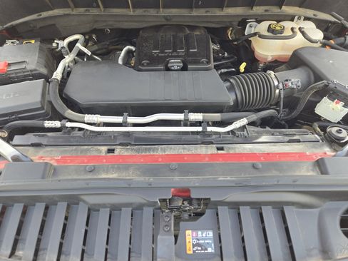 Used 2023 Chevrolet Silverado 1500 LT AWD/4WD image 34
