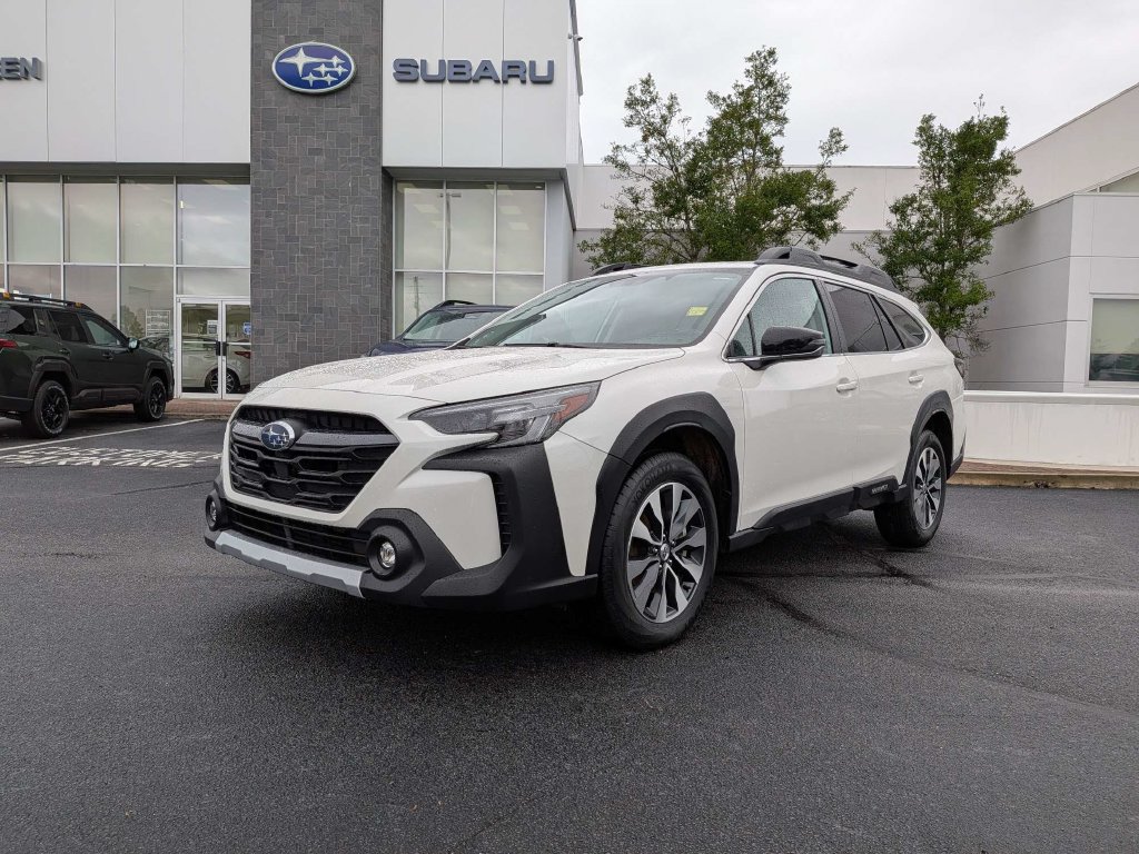 Used 2022 Subaru Ascent Limited w/ Technology Package AWD/4WD image 9