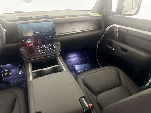 New 2026 Land Rover Defender 110 V8 image 22