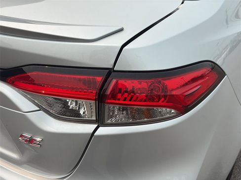 Used 2021 Toyota Corolla SE FWD image 41