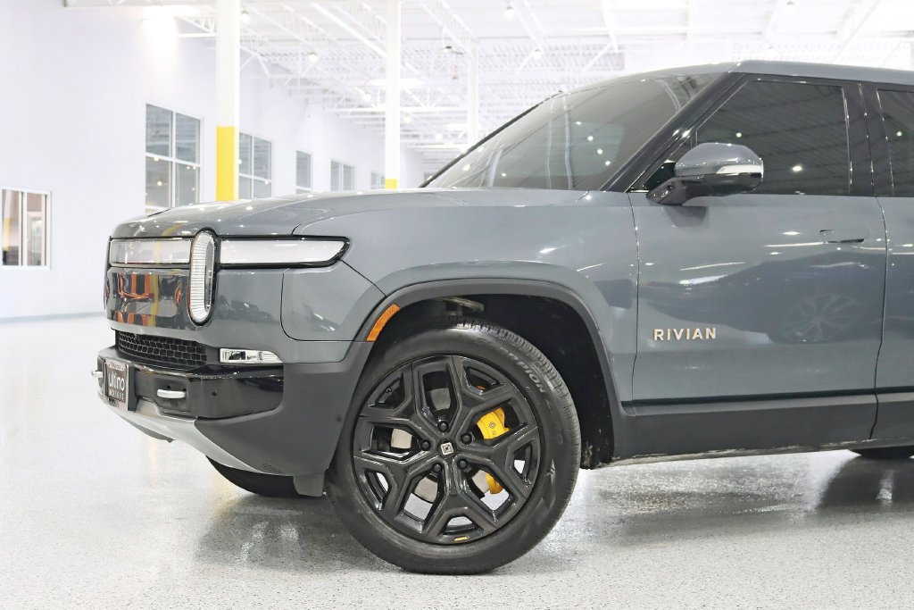 Used 2022 Rivian R1T Adventure AWD/4WD image 2