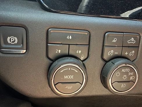 Used 2026 Chevrolet Silverado 2500 LT w/ All Star Edition AWD/4WD image 12