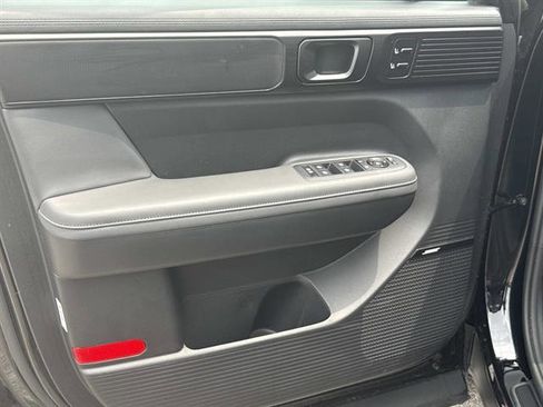 Used 2025 Hyundai Santa Fe Calligraphy AWD/4WD image 10