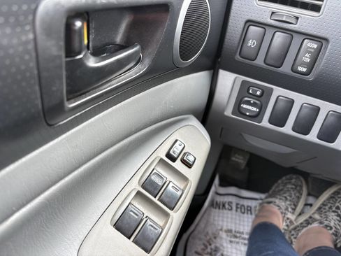 Used 2007 Toyota Tacoma PreRunner image 18