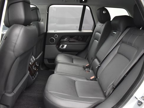 Used 2020 Land Rover Range Rover HSE image 16