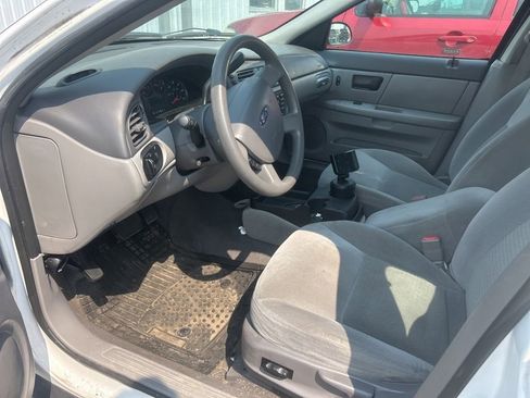 Used 2005 Ford Taurus SE image 9