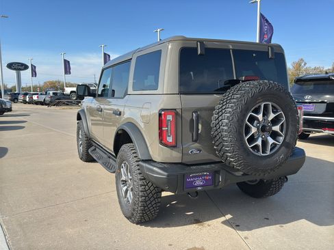 New 2025 Ford Bronco Badlands image 7