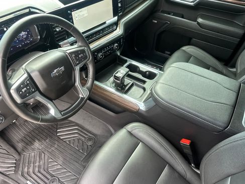 Used 2024 Chevrolet Silverado 1500 LT Trail Boss w/ Convenience Package II AWD/4WD image 11
