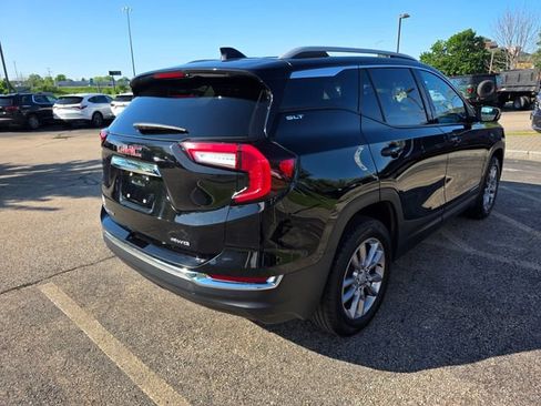 Used 2024 GMC Terrain SLT AWD/4WD image 4