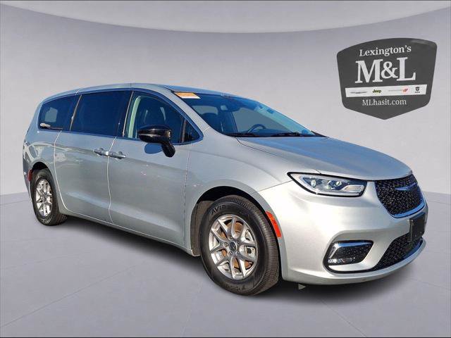Certified 2024 Chrysler Pacifica Touring-L FWD image 1
