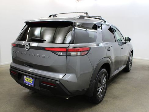 Used 2026 Nissan Pathfinder SV FWD image 5