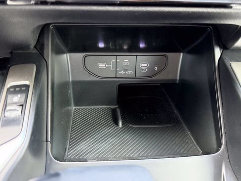 Certified 2024 Kia Sorento S w/ Panoramic Sunroof Package FWD image 24