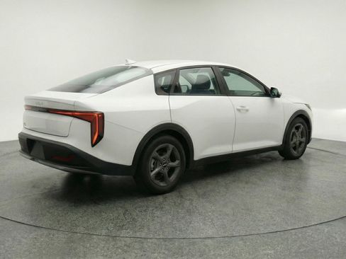 Used 2025 Kia K4 FWD image 9
