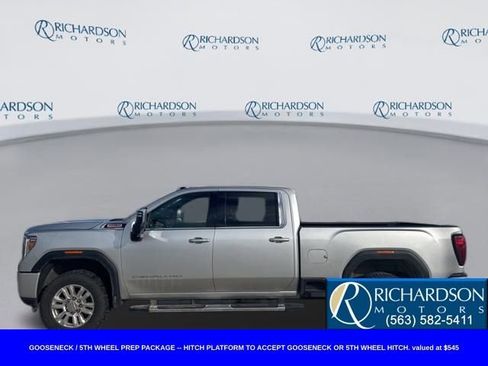 Used 2023 GMC Sierra 2500 Denali image 2