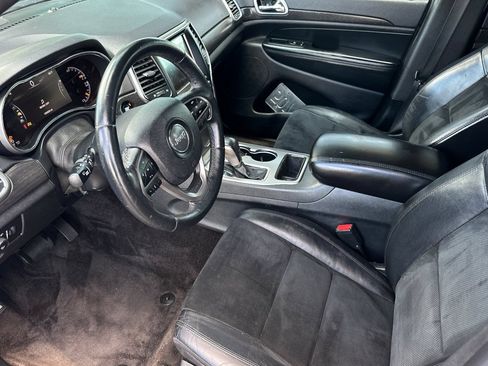 Used 2018 Jeep Grand Cherokee Altitude AWD/4WD image 10