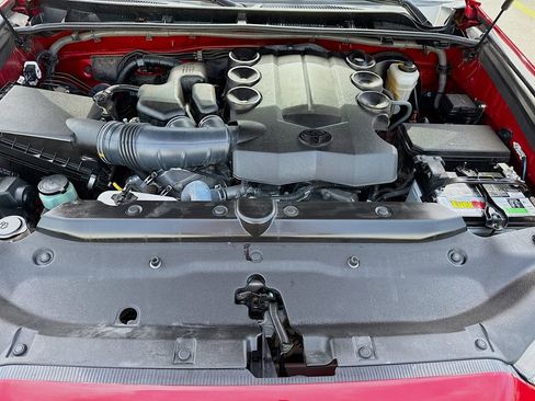 Used 2020 Toyota 4Runner SR5 image 38