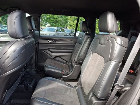 Used 2023 Jeep Grand Cherokee L Laredo AWD/4WD image 20
