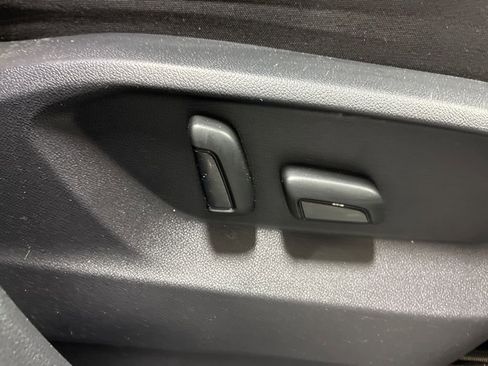 Used 2022 Volkswagen Atlas Cross Sport SEL Premium R-Line image 30