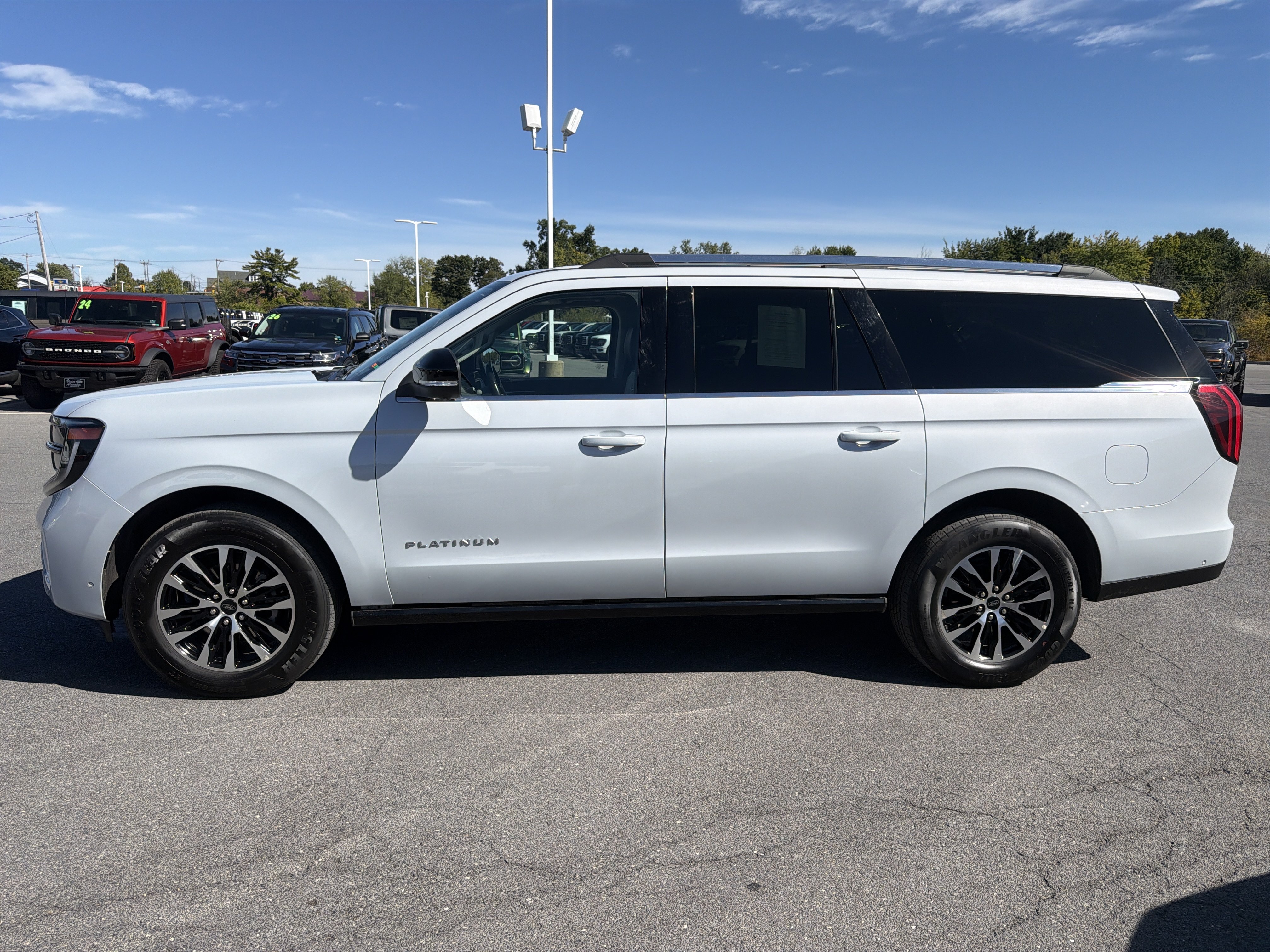 Used 2025 Ford Expedition Max Platinum AWD/4WD image 7