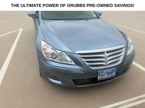 Used 2010 Hyundai Genesis 4.6 w/ Technology Pkg 5 RWD image 4